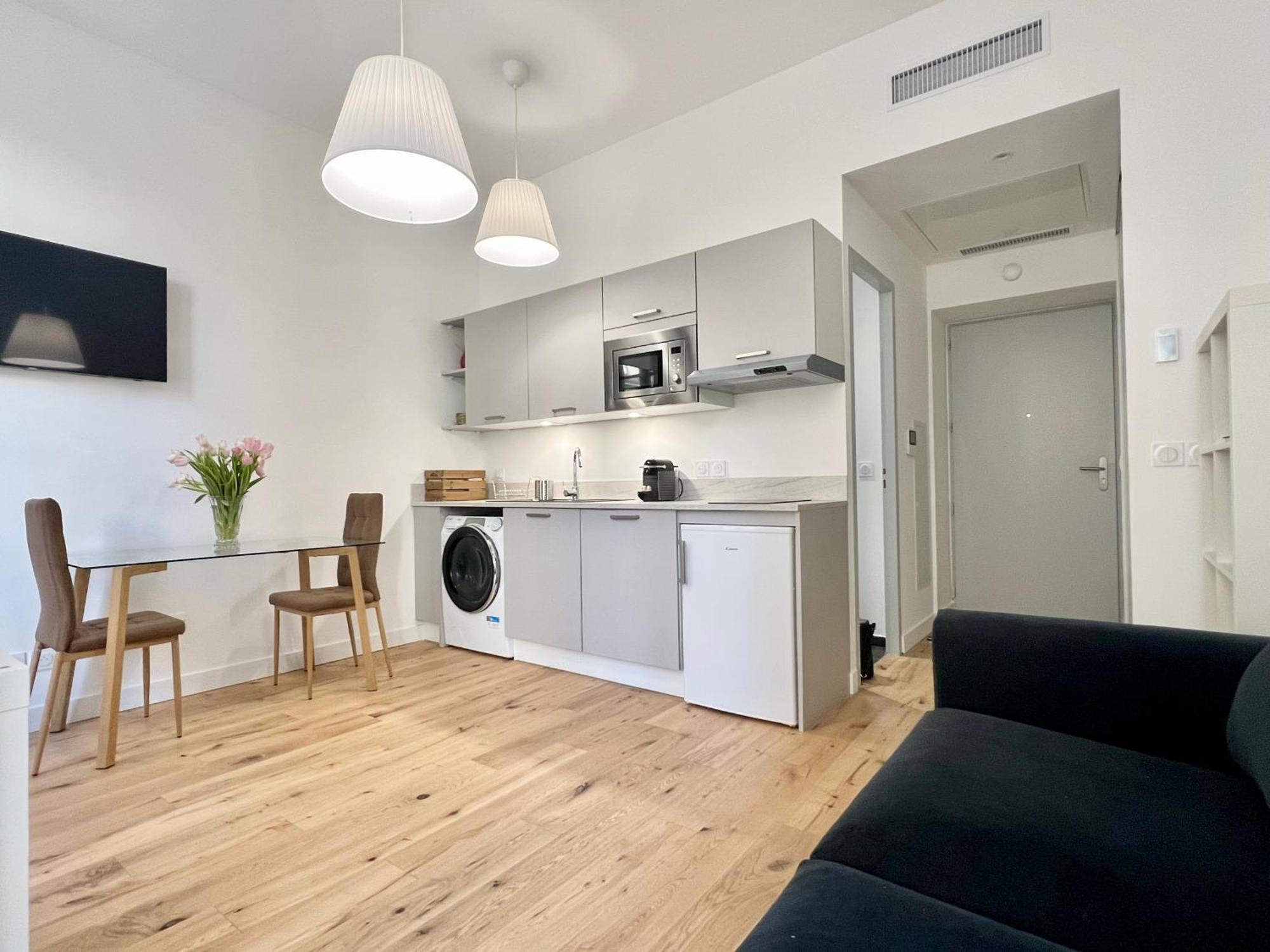 Confortable Central Studio To Discover Nice Bagian luar foto